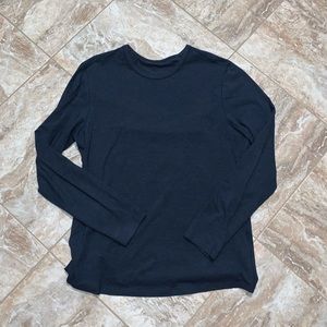 Men’s 5 year basic long sleeve t- shirt. Large